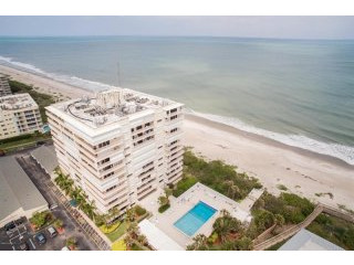 2 bedroom Flat For Sale: 877 N Highway..