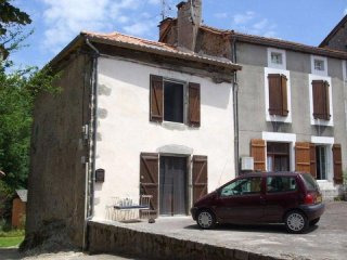 Ideal Holiday Home - Charming Renovated..