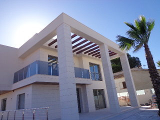 4 Bedrooms - Villa - Alicante - For Sale