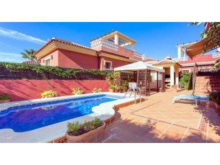 3 Bedroom 3 Bathroom Villa In Ciudad..