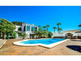 5 Bedrooms - Villa - Alicante - For Sale