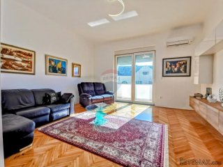 Rijeka, Bulevard, novouređen stan od 109m2 s garažom