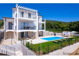 Prekrasna vila sa bazenom, Rabac