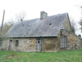 Barn to Renovate with Great Potential