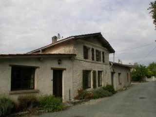 3 Bedroom Renovated Country Stone House..