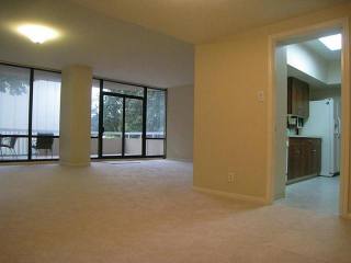 2 bedroom Apartment For Sale: 14..