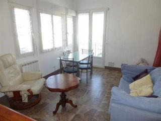 1 Bedroom - Apartment -..