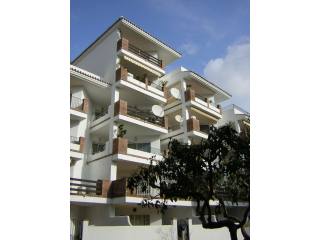 2 Bed Apartment for sale in Calahonda