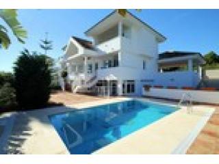 4 Bedrooms - Villa - Malaga - For Sale