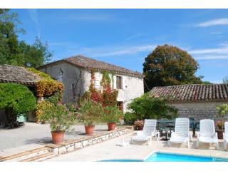 Charming Quercy Ensemble In Stunning..