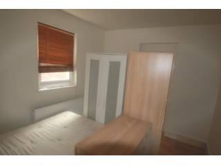 2 Bed Flat/Apartment To Let in London