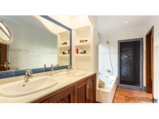 Beautiful ground floor garden apartment in an exclusive..