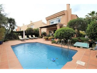 3 bedroom property near Andalucia Back..