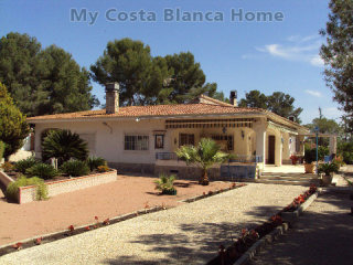 Large 5 Bed Villa In Santomera..