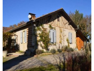 Pretty, immaculately restored hamlet..