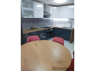 BILICE – MODERAN 3-SOBAN STAN S DVIJE TERASE I POGLEDOM