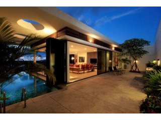 Ultra-Modern Sea-View Penthouse..