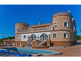 6 Bedrooms - Finca - Alicante - For Sale