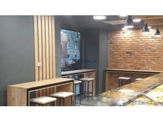 Zagreb, Donji Grad - ulični lokal (poslovni prostor)
