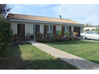 Chef Boutonne / Deux Sevres. 3 bedroom..