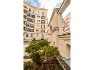 Large Apartment close to Gendarmenmarkt
