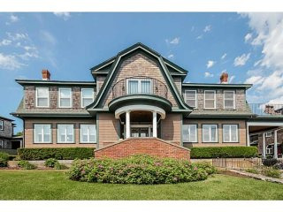 2 bedroom Flat For Sale: Rhode Island..