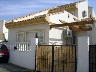 2 Bedrooms - Villa - Alicante - For Sale