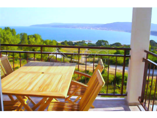 Furnished 1-bedroom apartment with sea..