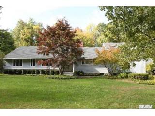 3 Frost Creek Dr Lattingtown, NY 11560
