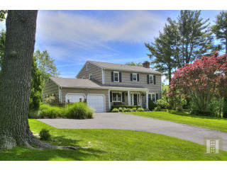 4 bedroom House For Sale: 20 HOLLOW..