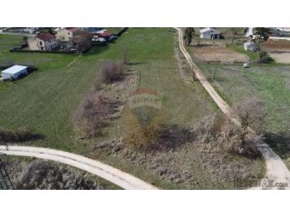 Istra, Karojba - Građevinsko zemljište u okolici Karojbe