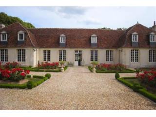 6 bedroom Manor House For Sale: 18000..