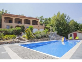 Superbe Villa Avec Jardin, Piscine Et..