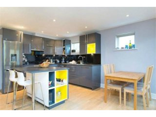 Rochelle Close SW11 2RY