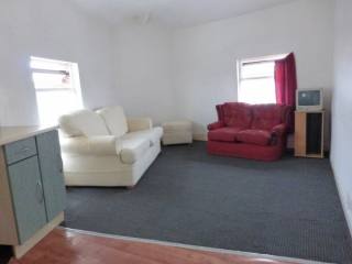 F1, 156 County Road L4 5PH