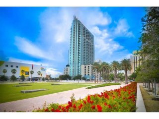 2 bedroom Property For Sale: 777 NORTH..