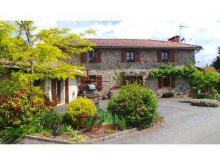Prestige 3 Bed Stone House, 2 Bed Gite..