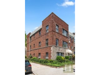 4 bedroom Town House For Sale: 8324..