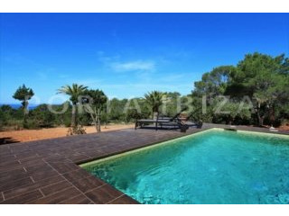 Fabulous villa with sea view above Cala..