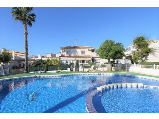 Great Townhouse Facing Pool 3 Beds..