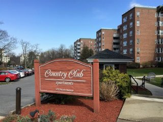 2 bedroom Commercial Property For Sale:..