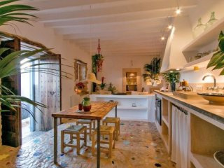 Originally Reformed Town House In Alaro