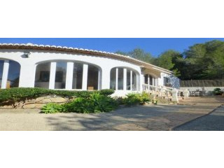 4 Bedrooms - Villa - Alicante - For Sale