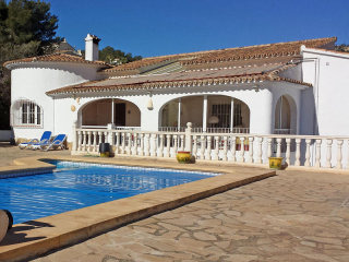 3 Bedrooms - Villa - Alicante - For Sale