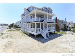 6 bedroom Flat For Sale: 12300 Beach..