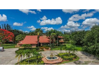 6 bedroom Detached House For Sale: 6200..
