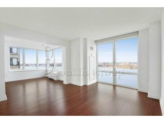 Corner Home With Dining Alcove~~~split..