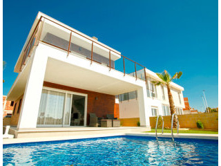 4 Bedrooms - Villa - Alicante - For Sale