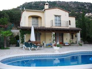 3 Bedrooms - Villa - Girona - For Sale