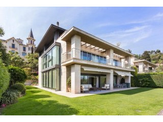 Outstanding villa with incredible..